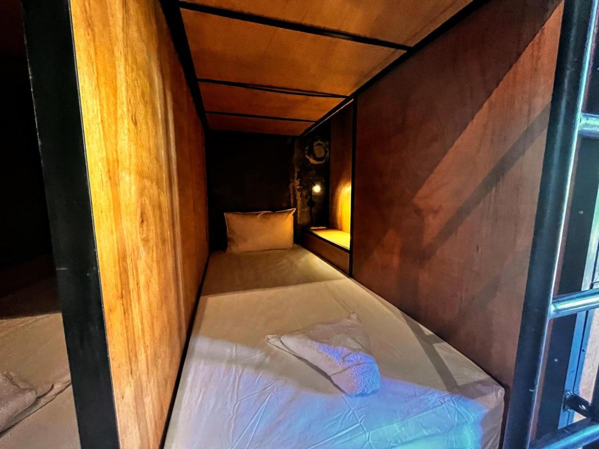 Mangroove Bay Boutique Hostel Banyuwedang Εξωτερικό φωτογραφία