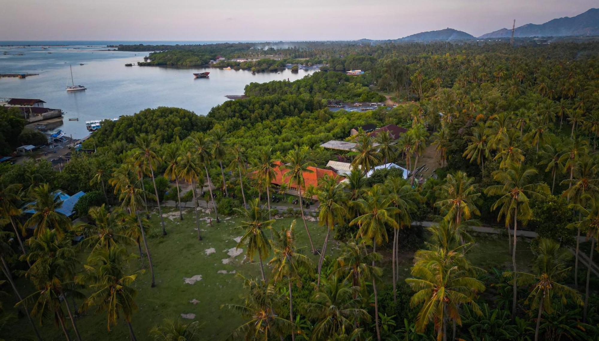 Mangroove Bay Boutique Hostel Banyuwedang Εξωτερικό φωτογραφία