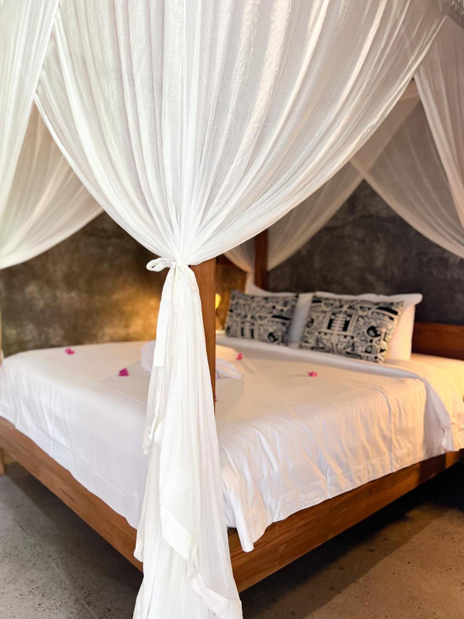 Mangroove Bay Boutique Hostel Banyuwedang Εξωτερικό φωτογραφία